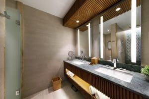 HRHLC - Deluxe Partial Ocean View - Bathroom